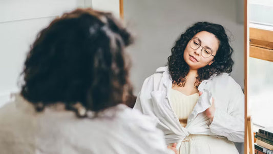 „1 von 3 Frauen fühlt sich in ihrer eigenen Haut unwohl – ist es nicht an der Zeit, dass wir aufhören, uns selbst zu verurteilen?“